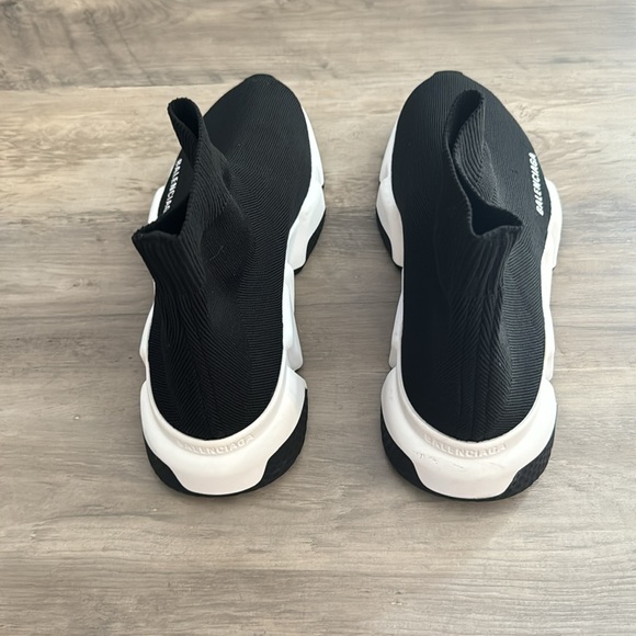 Balenciaga speed recycled knit sneaker in black and white. - Picture 5 of 6